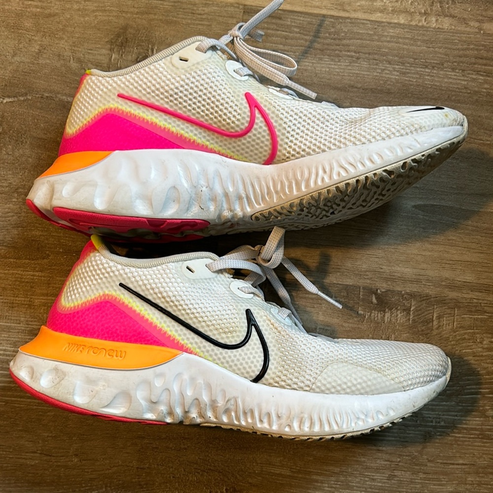 Women’s Nike Renew
